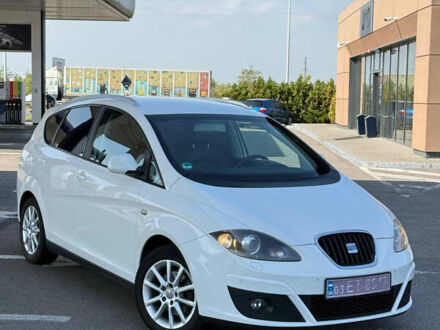 Сеат Altea XL 2010 в Днепре (Днепропетровске) на Automoto.ua Белый Сеат Altea XL, объемом двигателя 1.6 л и пробегом 250 тыс. км за 7299 $, фото 1 на Automoto.ua