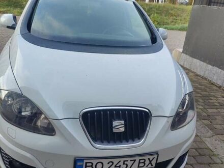 Сеат Altea XL 2013 у Тернополі на Automoto.ua Білий Сеат Altea XL, об'ємом двигуна 1.6 л та пробігом 132 тис. км за 7500 $, фото 1 на Automoto.ua