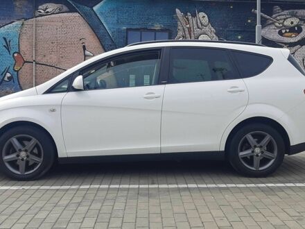 Сеат Altea XL 2014 в Луцке на Automoto.ua Белый Сеат Altea XL, объемом двигателя 2 л и пробегом 256 тыс. км за 9950 $, фото 1 на Automoto.ua