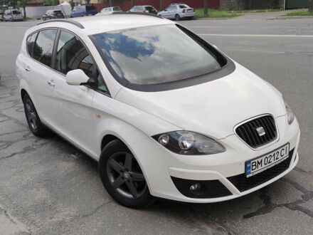 Сеат Altea XL 2015 в Шостке на Automoto.ua Белый Сеат Altea XL, объемом двигателя 1.6 л и пробегом 98 тыс. км за 10250 $, фото 1 на Automoto.ua