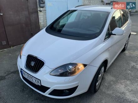 Сеат Altea XL 2015 у Києві на Automoto.ua Білий Сеат Altea XL, об'ємом двигуна 1.6 л та пробігом 110 тис. км за 9900 $, фото 1 на Automoto.ua