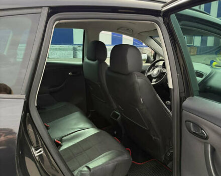 Черный Сеат Altea XL, объемом двигателя 1.9 л и пробегом 256 тыс. км за 5500 $, фото 6 на Automoto.ua