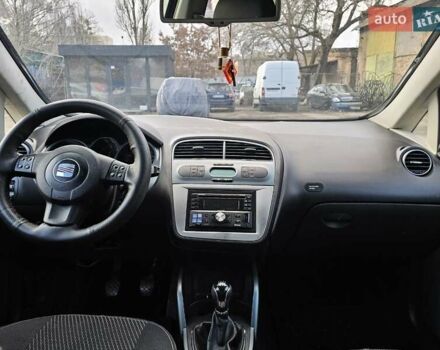 Чорний Сеат Altea XL, об'ємом двигуна 1.97 л та пробігом 200 тис. км за 2800 $, фото 4 на Automoto.ua