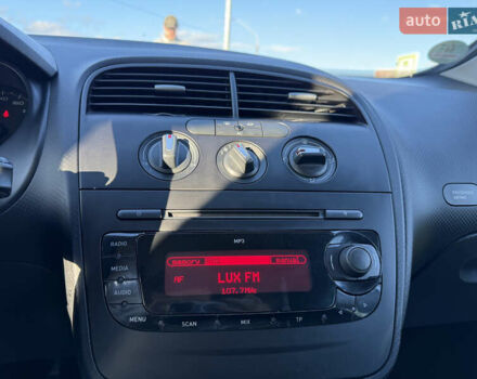 Сеат Altea XL 2009 в Житомире на Automoto.ua Черный Сеат Altea XL, объемом двигателя 1.39 л и пробегом 222 тыс. км за 5900 $, фото 16 на Automoto.ua