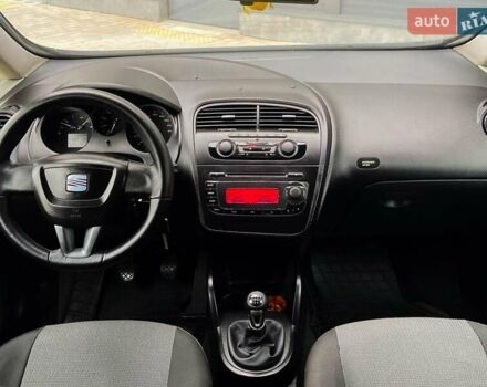 Чорний Сеат Altea XL, об'ємом двигуна 1.6 л та пробігом 184 тис. км за 6100 $, фото 6 на Automoto.ua