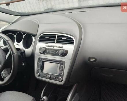 Сеат Altea XL 2013 в Житомире на Automoto.ua Черный Сеат Altea XL, объемом двигателя 2 л и пробегом 220 тыс. км за 8700 $, фото 6 на Automoto.ua