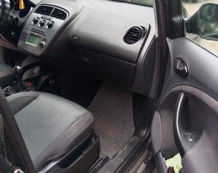 Черный Сеат Altea XL, объемом двигателя 1.9 л и пробегом 330 тыс. км за 4400 $, фото 6 на Automoto.ua