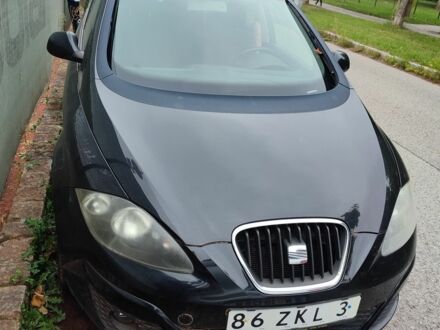 Сеат Altea XL 2012 у Києві на Automoto.ua Чорний Сеат Altea XL, об'ємом двигуна 0 л та пробігом 250 тис. км за 8775 $, фото 1 на Automoto.ua