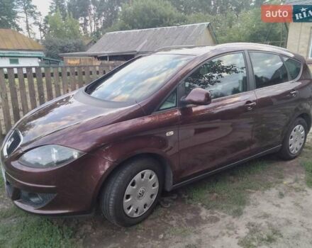 Красный Сеат Altea XL, объемом двигателя 1.6 л и пробегом 225 тыс. км за 6500 $, фото 2 на Automoto.ua