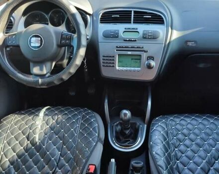 Красный Сеат Altea XL, объемом двигателя 1.9 л и пробегом 340 тыс. км за 6800 $, фото 1 на Automoto.ua