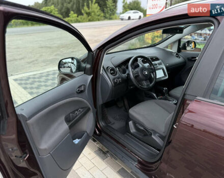 Красный Сеат Altea XL, объемом двигателя 1.98 л и пробегом 280 тыс. км за 6900 $, фото 8 на Automoto.ua