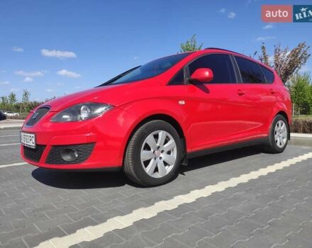 Красный Сеат Altea XL, объемом двигателя 1.6 л и пробегом 142 тыс. км за 10200 $, фото 4 на Automoto.ua