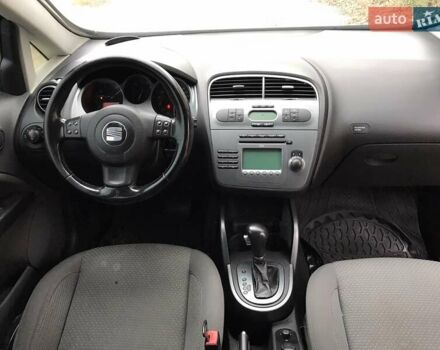 Красный Сеат Altea XL, объемом двигателя 2 л и пробегом 126 тыс. км за 6900 $, фото 6 на Automoto.ua
