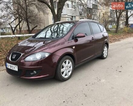 Красный Сеат Altea XL, объемом двигателя 2 л и пробегом 126 тыс. км за 6900 $, фото 2 на Automoto.ua