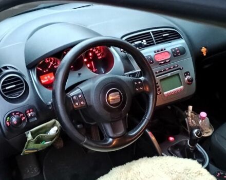 Красный Сеат Altea XL, объемом двигателя 2 л и пробегом 360 тыс. км за 5500 $, фото 1 на Automoto.ua