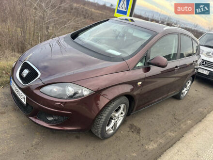 Сеат Altea XL 2007 в Ужгороде на Automoto.ua Красный Сеат Altea XL, объемом двигателя 1.98 л и пробегом 216 тыс. км за 6500 $, фото 1 на Automoto.ua