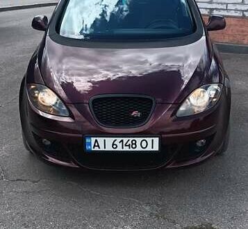 Сеат Altea XL 2007 в Житомире на Automoto.ua Красный Сеат Altea XL, объемом двигателя 2 л и пробегом 292 тыс. км за 6000 $, фото 1 на Automoto.ua