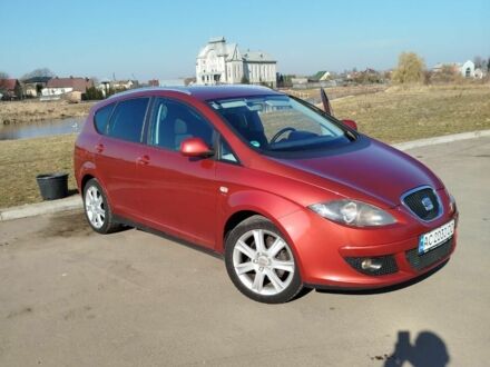 Сеат Altea XL 2008 в Ковель на Automoto.ua Красный Сеат Altea XL, объемом двигателя 1.4 л и пробегом 273 тыс. км за 5100 $, фото 1 на Automoto.ua