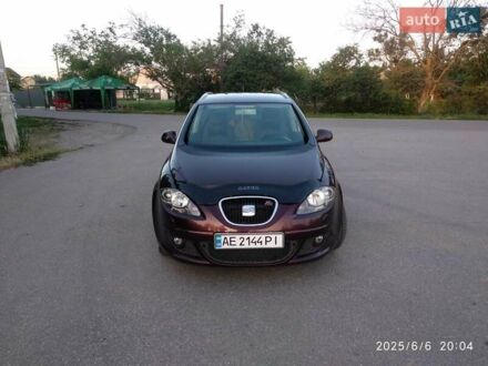 Красный Сеат Altea XL, объемом двигателя 1.4 л и пробегом 253 тыс. км за 5400 $, фото 1 на Automoto.ua