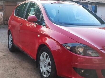 Сеат Altea XL 2008 в Кривом Роге на Automoto.ua Красный Сеат Altea XL, объемом двигателя 1.8 л и пробегом 194 тыс. км за 4000 $, фото 1 на Automoto.ua