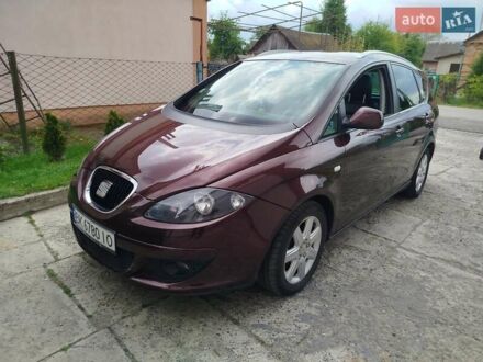 Сеат Altea XL 2008 у Рівному на Automoto.ua Червоний Сеат Altea XL, об'ємом двигуна 1.9 л та пробігом 223 тис. км за 5900 $, фото 1 на Automoto.ua