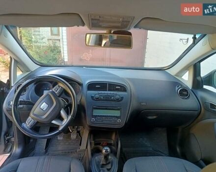 Сеат Altea XL 2012 у Харкові на Automoto.ua Сірий Сеат Altea XL, об'ємом двигуна 1.6 л та пробігом 155 тис. км за 7200 $, фото 4 на Automoto.ua