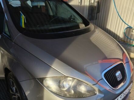 Сеат Altea XL 2007 у Ужгороді на Automoto.ua Сірий Сеат Altea XL, об'ємом двигуна 1.6 л та пробігом 154 тис. км за 5224 $, фото 1 на Automoto.ua