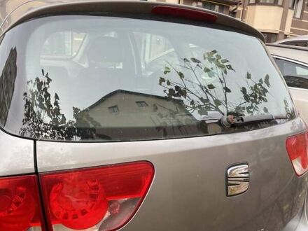 Серый Сеат Altea XL, объемом двигателя 1.6 л и пробегом 380 тыс. км за 4500 $, фото 1 на Automoto.ua