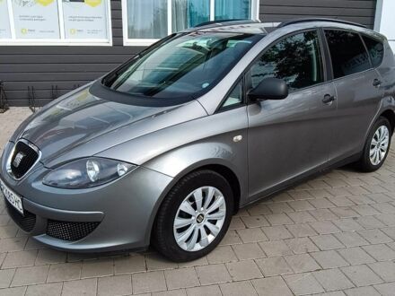 Сеат Altea XL 2008 у Сарнах на Automoto.ua Сірий Сеат Altea XL, об'ємом двигуна 1.6 л та пробігом 310 тис. км за 5450 $, фото 1 на Automoto.ua