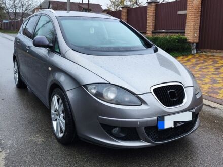Серый Сеат Altea XL, объемом двигателя 2 л и пробегом 306 тыс. км за 2500 $, фото 1 на Automoto.ua