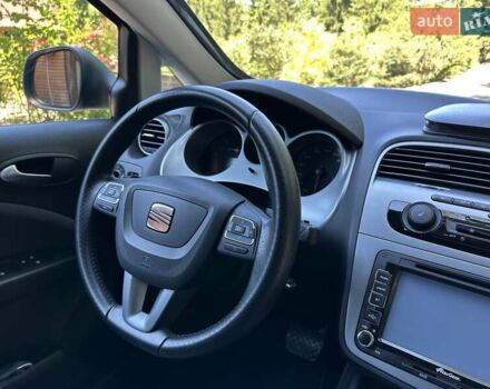 Синий Сеат Altea XL, объемом двигателя 0 л и пробегом 120 тыс. км за 11700 $, фото 4 на Automoto.ua