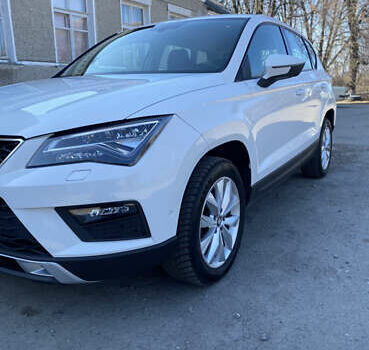 Белый Сеат Ateca, объемом двигателя 1.5 л и пробегом 90 тыс. км за 17999 $, фото 38 на Automoto.ua