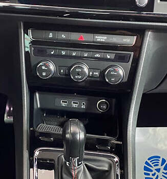 Красный Сеат Ateca, объемом двигателя 2 л и пробегом 184 тыс. км за 24950 $, фото 20 на Automoto.ua