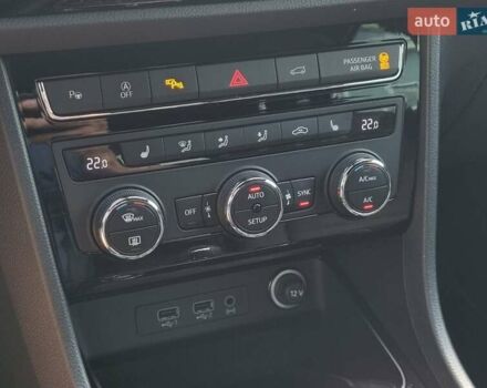 Сірий Сеат Ateca, об'ємом двигуна 2 л та пробігом 195 тис. км за 21300 $, фото 20 на Automoto.ua