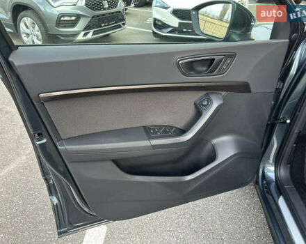 Серый Сеат Ateca, объемом двигателя 1.6 л и пробегом 80 тыс. км за 19500 $, фото 5 на Automoto.ua