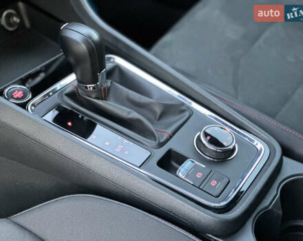 Синий Сеат Ateca, объемом двигателя 2 л и пробегом 196 тыс. км за 21800 $, фото 32 на Automoto.ua