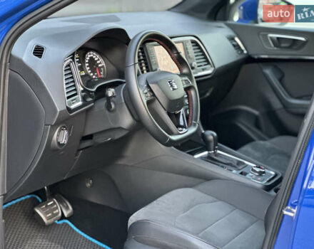 Синий Сеат Ateca, объемом двигателя 2 л и пробегом 196 тыс. км за 21800 $, фото 22 на Automoto.ua