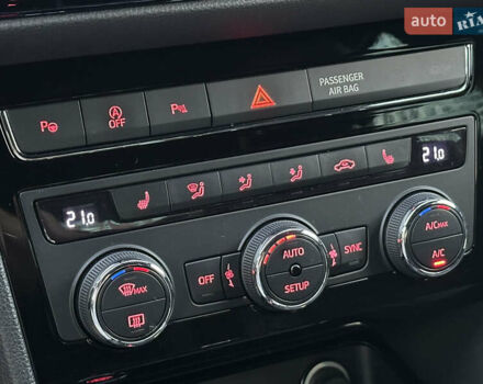 Синий Сеат Ateca, объемом двигателя 2 л и пробегом 196 тыс. км за 21800 $, фото 35 на Automoto.ua