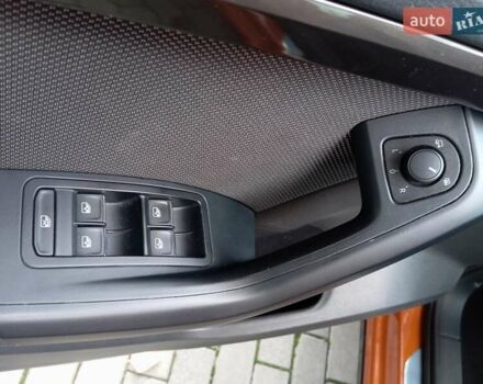 Помаранчевий Сеат Ateca, об'ємом двигуна 1.4 л та пробігом 69 тис. км за 20900 $, фото 9 на Automoto.ua