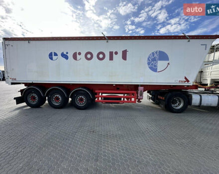 Красный СТАС S 300CX, объемом двигателя 0 л и пробегом 0 тыс. км за 28300 $, фото 3 на Automoto.ua