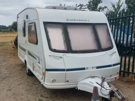 Белый СВИФТ Корниче, объемом двигателя 0 л и пробегом 2 тыс. км за 8500 $, фото 1 на Automoto.ua
