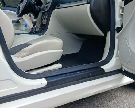 Білий Сааб 9-3, об'ємом двигуна 2 л та пробігом 275 тис. км за 5800 $, фото 3 на Automoto.ua