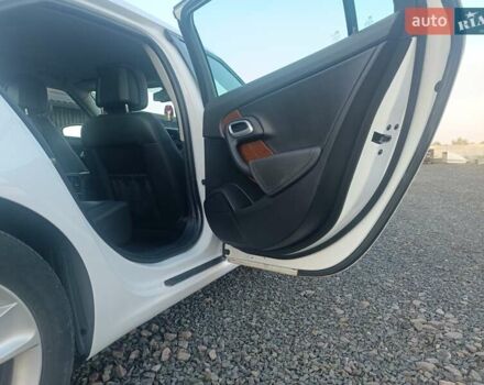 Белый Сааб 9-5, объемом двигателя 2 л и пробегом 203 тыс. км за 14000 $, фото 10 на Automoto.ua