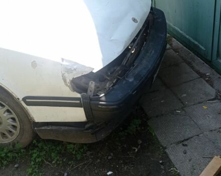 Білий Сааб 9000, об'ємом двигуна 2 л та пробігом 360 тис. км за 600 $, фото 4 на Automoto.ua