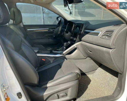 Самсунг QM6 2017 у Києві на Automoto.ua Білий Самсунг QM6, об'ємом двигуна 2 л та пробігом 108 тис. км за 19900 $, фото 29 на Automoto.ua