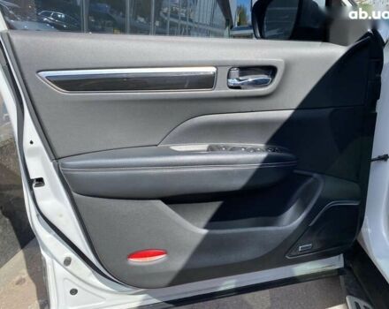 Самсунг QM6 2017 в Киеве на Automoto.ua Белый Самсунг QM6, объемом двигателя 2 л и пробегом 108 тыс. км за 19900 $, фото 20 на Automoto.ua