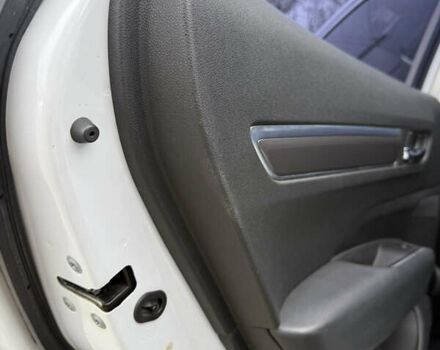 Белый Самсунг QM6, объемом двигателя 2 л и пробегом 108 тыс. км за 17500 $, фото 10 на Automoto.ua