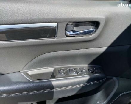 Самсунг QM6 2017 в Киеве на Automoto.ua Белый Самсунг QM6, объемом двигателя 2 л и пробегом 108 тыс. км за 19900 $, фото 21 на Automoto.ua