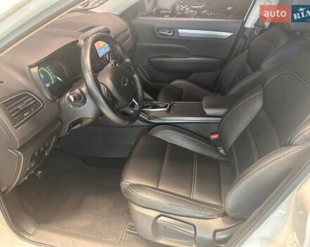 Самсунг QM6 2019 в Одессе на Automoto.ua Белый Самсунг QM6, объемом двигателя 2 л и пробегом 85 тыс. км за 18900 $, фото 16 на Automoto.ua