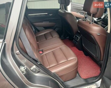 Серый Самсунг QM6, объемом двигателя 2 л и пробегом 99 тыс. км за 19000 $, фото 5 на Automoto.ua